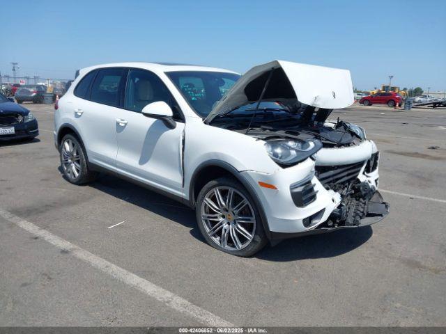  Salvage Porsche Cayenne