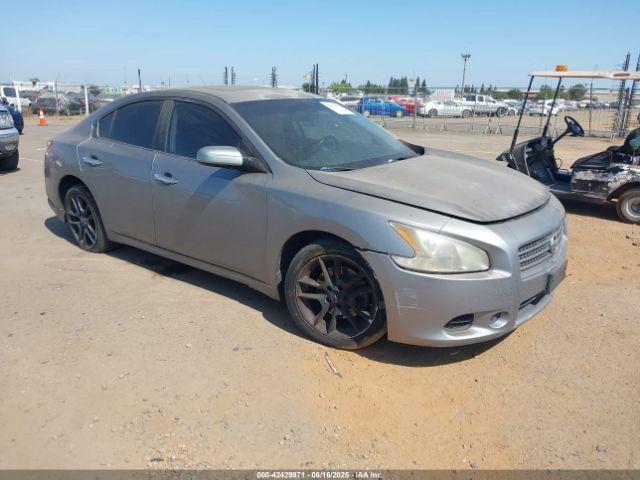  Salvage Nissan Maxima