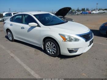  Salvage Nissan Altima