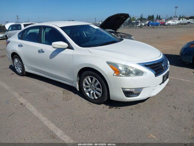  Salvage Nissan Altima