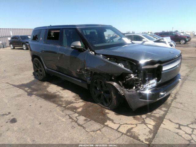  Salvage Rivian R1s