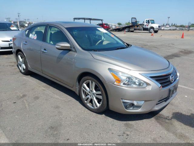  Salvage Nissan Altima