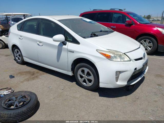  Salvage Toyota Prius