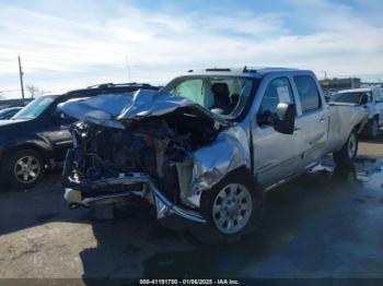  Salvage General Motors Sierra 3500HD