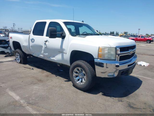  Salvage Chevrolet Silverado 2500