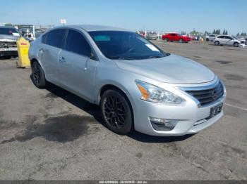  Salvage Nissan Altima