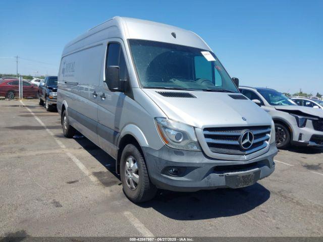  Salvage Mercedes-Benz Sprinter 2500