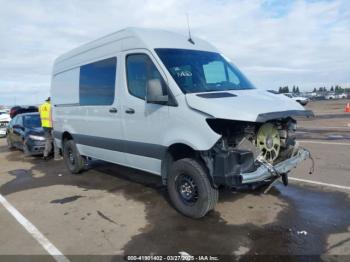  Salvage Mercedes-Benz Sprinter 2500