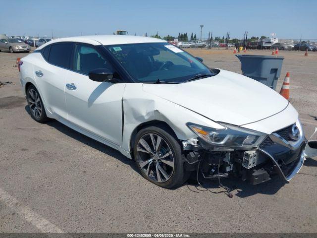  Salvage Nissan Maxima