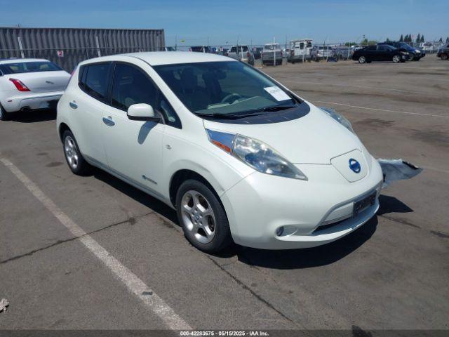  Salvage Nissan LEAF