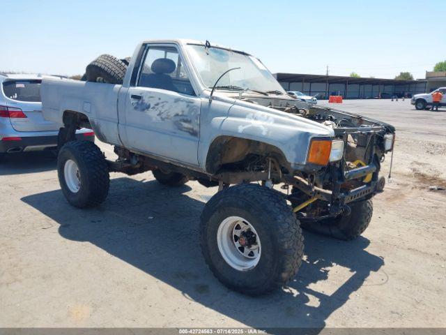  Salvage Toyota Pickup