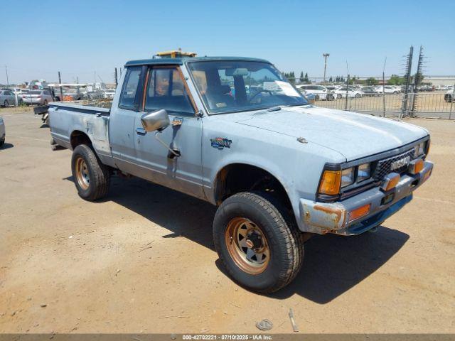  Salvage Datsun 720