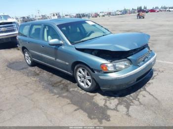  Salvage Volvo V70