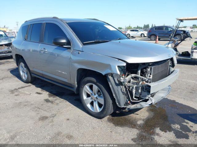  Salvage Jeep Compass