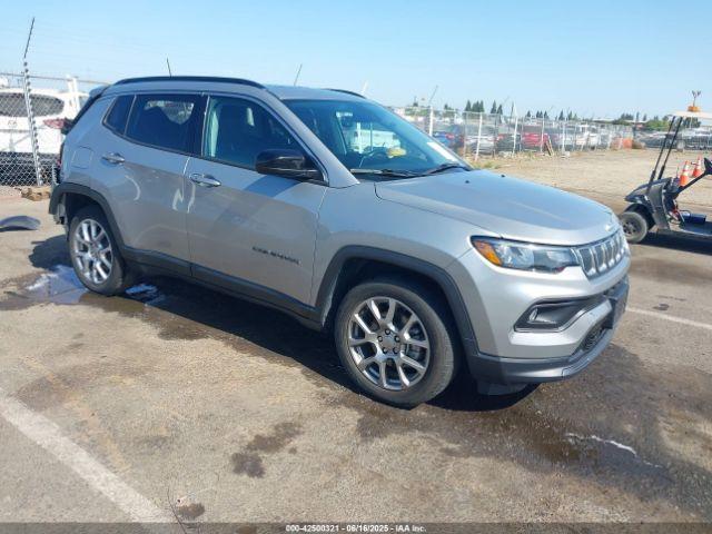  Salvage Jeep Compass