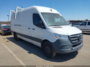  Salvage Mercedes-Benz Sprinter 2500