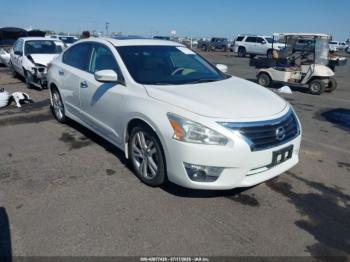  Salvage Nissan Altima