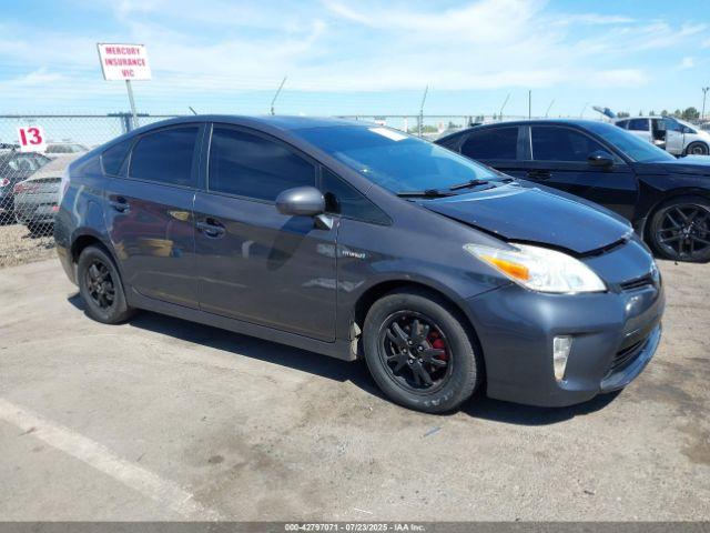  Salvage Toyota Prius