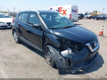  Salvage Nissan Kicks