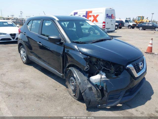  Salvage Nissan Kicks