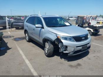  Salvage Kia Sorento