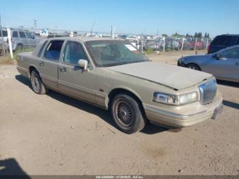  Salvage Lincoln Towncar