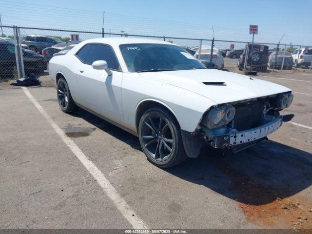  Salvage Dodge Challenger