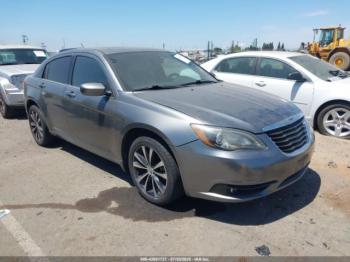  Salvage Chrysler 200