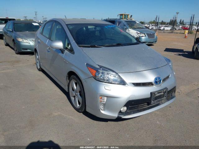  Salvage Toyota Prius