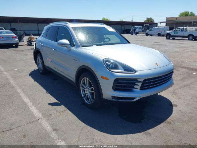  Salvage Porsche Cayenne E-hybrid