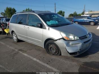  Salvage Toyota Sienna