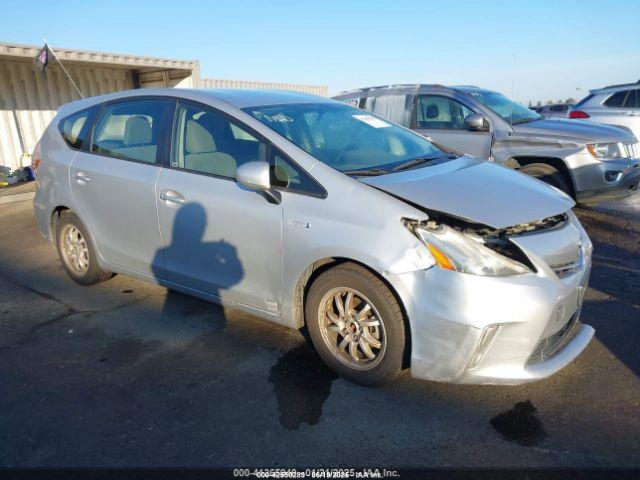  Salvage Toyota Prius v