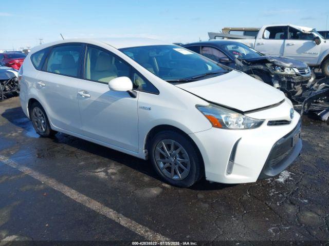  Salvage Toyota Prius v