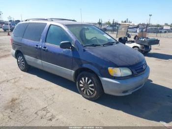  Salvage Toyota Sienna