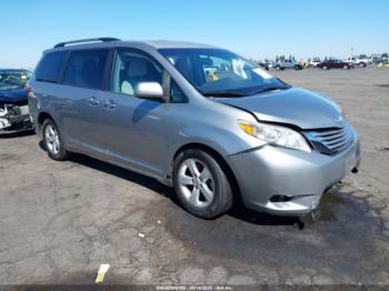  Salvage Toyota Sienna