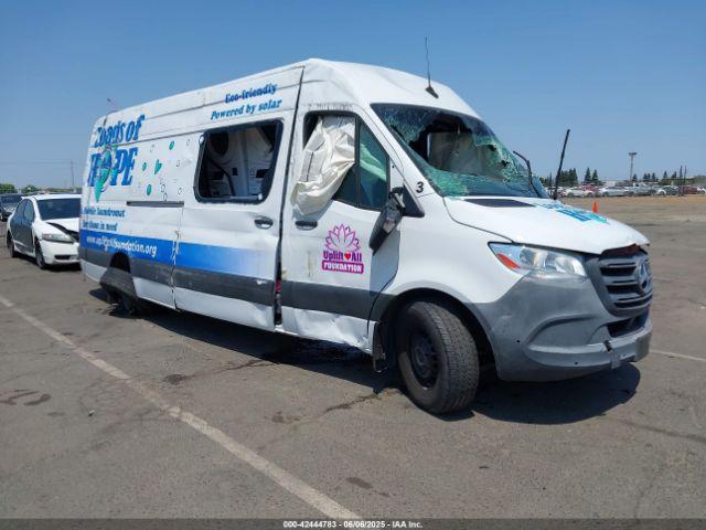  Salvage Mercedes-Benz Sprinter 2500
