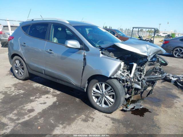  Salvage Hyundai TUCSON