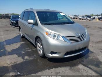  Salvage Toyota Sienna