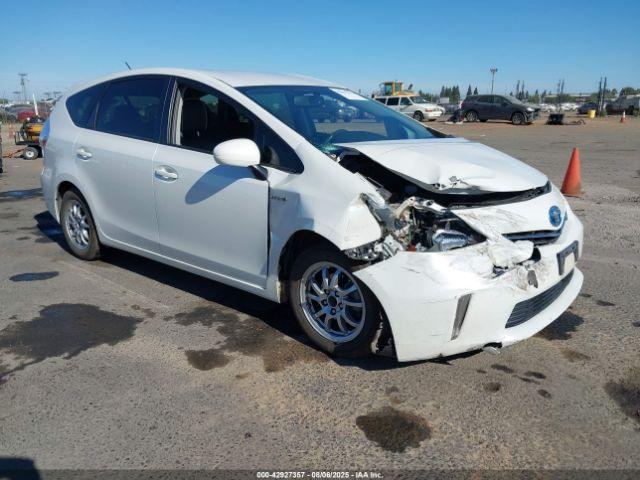  Salvage Toyota Prius v