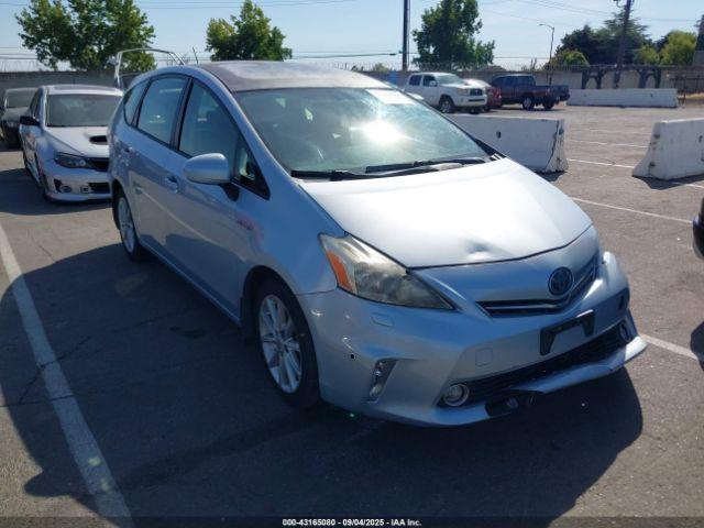  Salvage Toyota Prius v