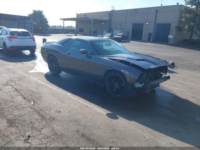  Salvage Dodge Challenger