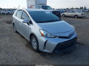  Salvage Toyota Prius v