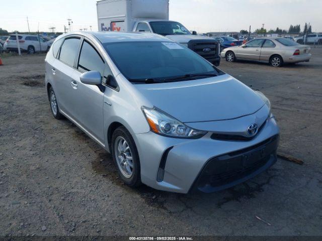  Salvage Toyota Prius v