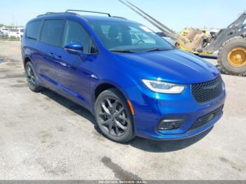  Salvage Chrysler Pacifica
