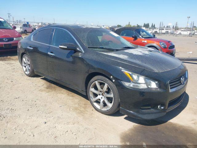  Salvage Nissan Maxima