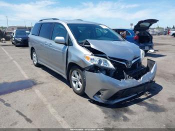  Salvage Toyota Sienna