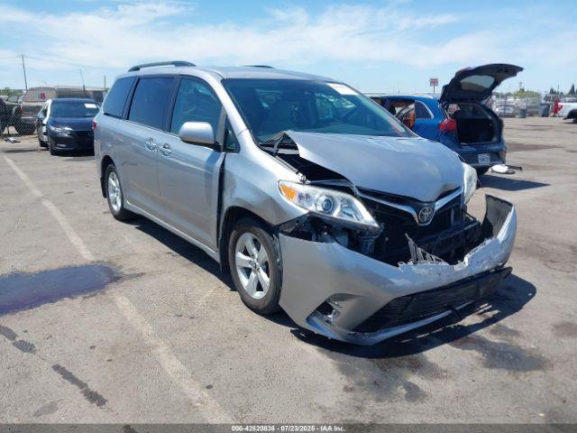  Salvage Toyota Sienna