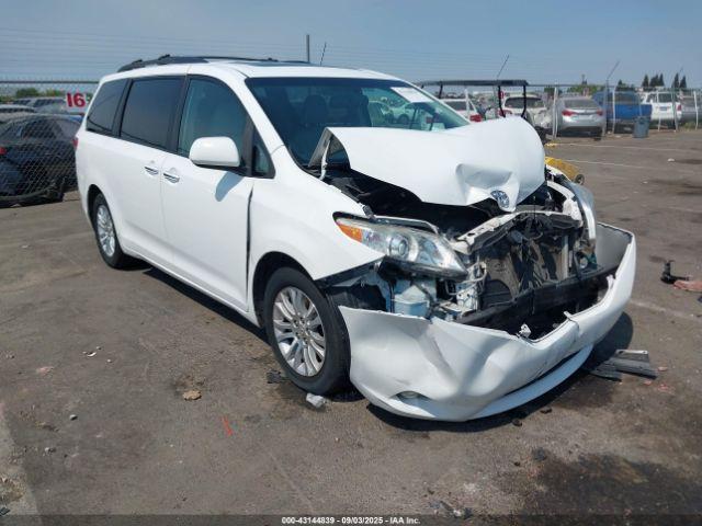  Salvage Toyota Sienna