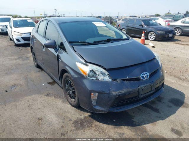  Salvage Toyota Prius