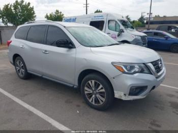  Salvage Nissan Pathfinder